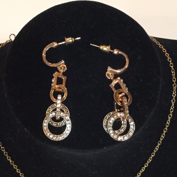 Circular hanging earrings and matching necklace - Picture 3 of 5